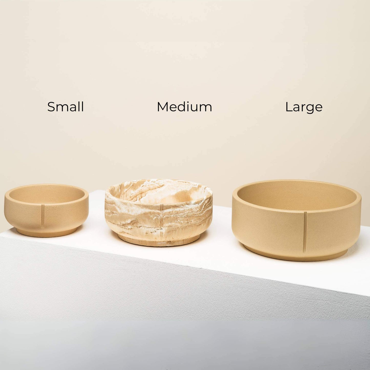 The diffrent sizes of the bowls in Camel Brown color